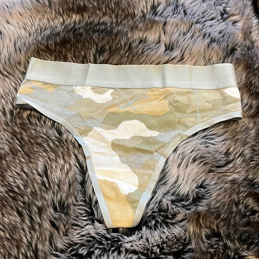 NWT Aerie high rise camo thong